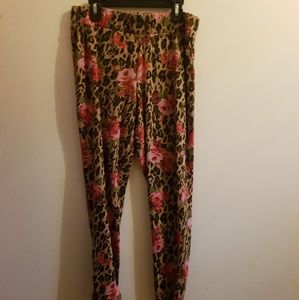Womens Torrid Cropped Leggings size 1